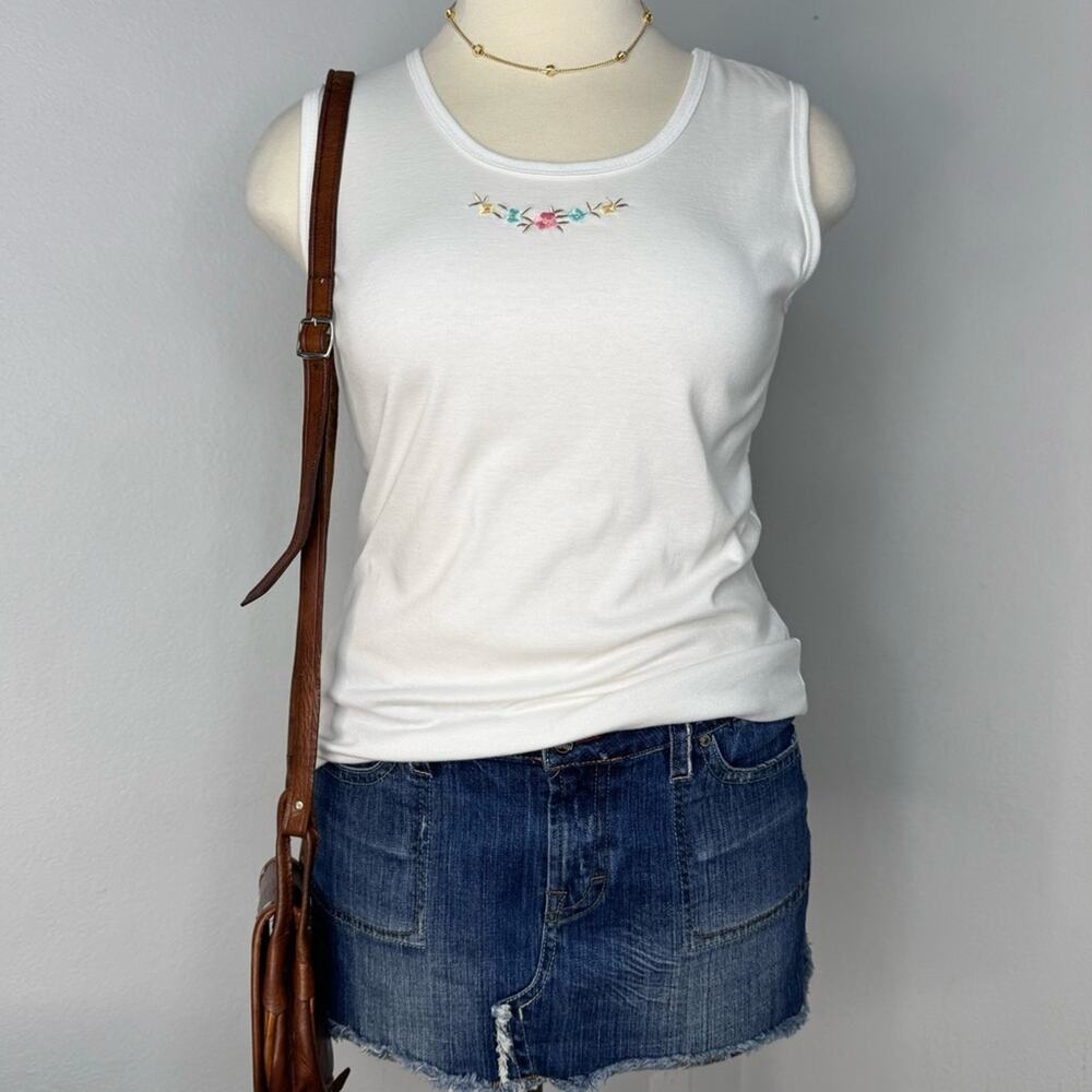 Vintage 90s Y2K White Tank Top Floral Embroidery Cottagecore